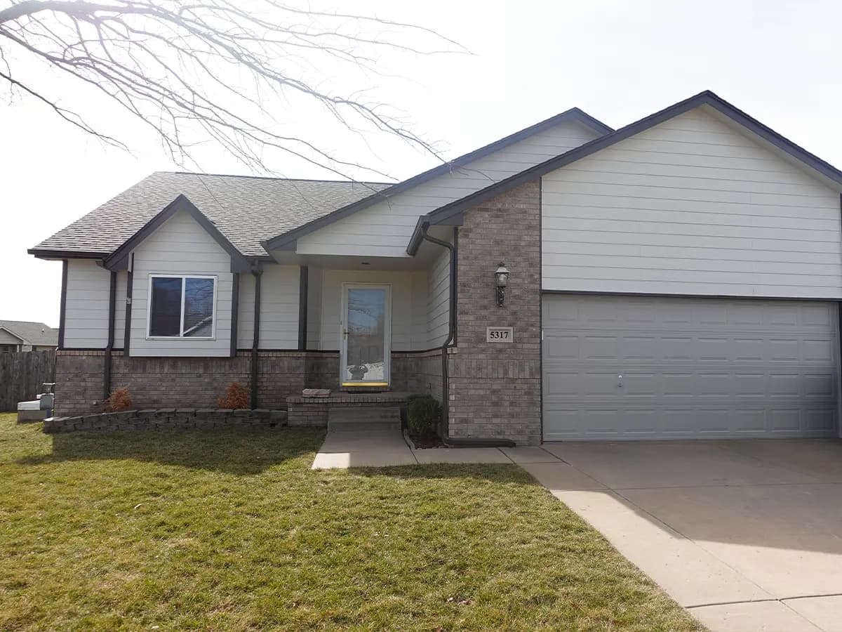 Exterior painting Wichita home